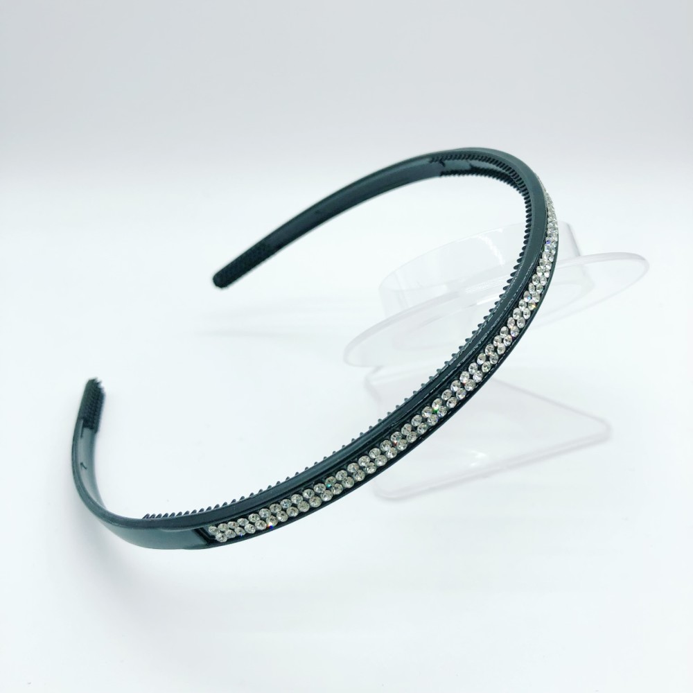 ���Ű���ͷ�۰�ɫ