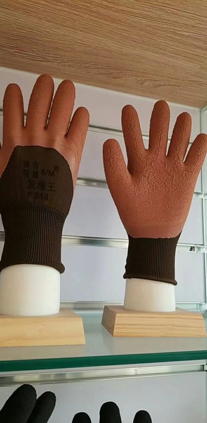 �ͱ����׷������Ͷ�������Ƥ����